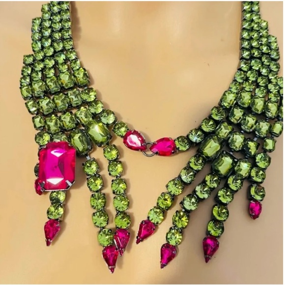 Betsy Johnson rare necklace - Picture 4 of 7